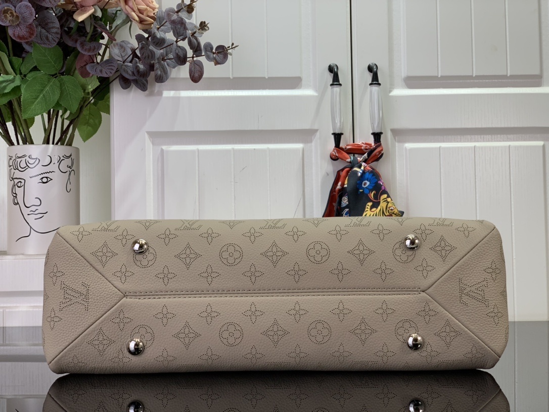 LV Mahina Hand It All M34132 