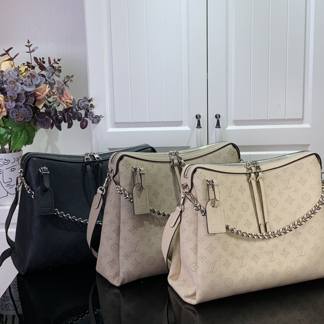 LV Mahina Hand It All M34132 