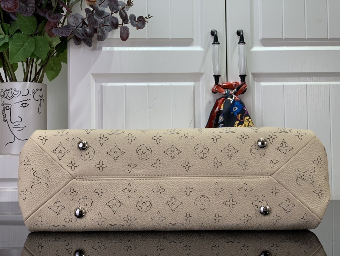 LV Mahina Hand It All M34132 