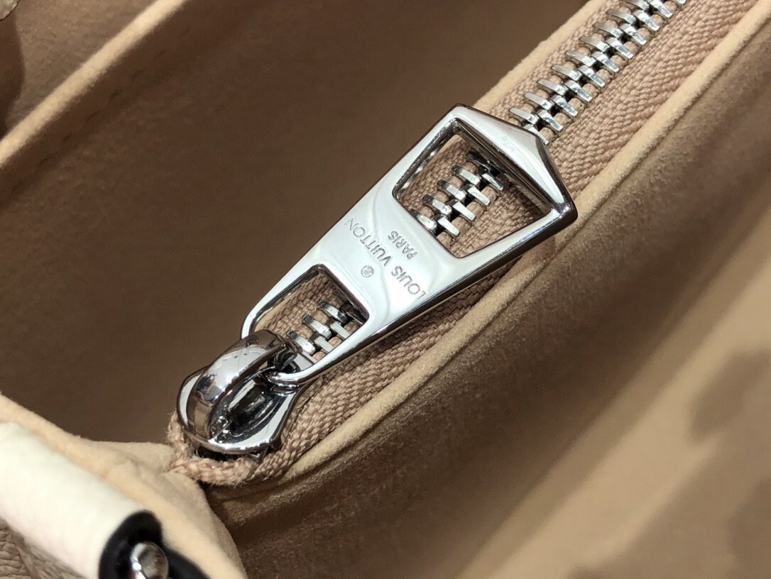 LV MARELLE TOTE BB M59952