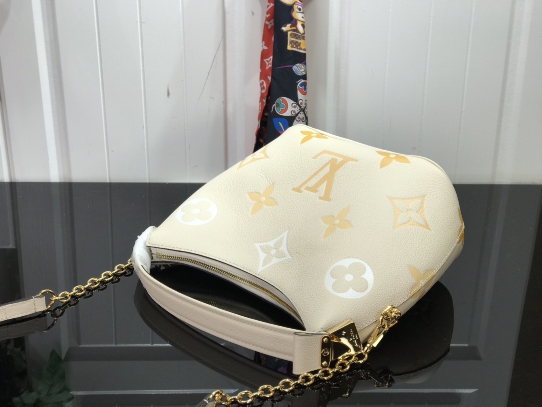 LV MARSHMALLOW M45698