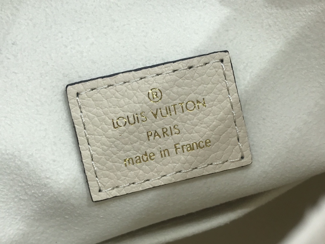 LV MARSHMALLOW M45698