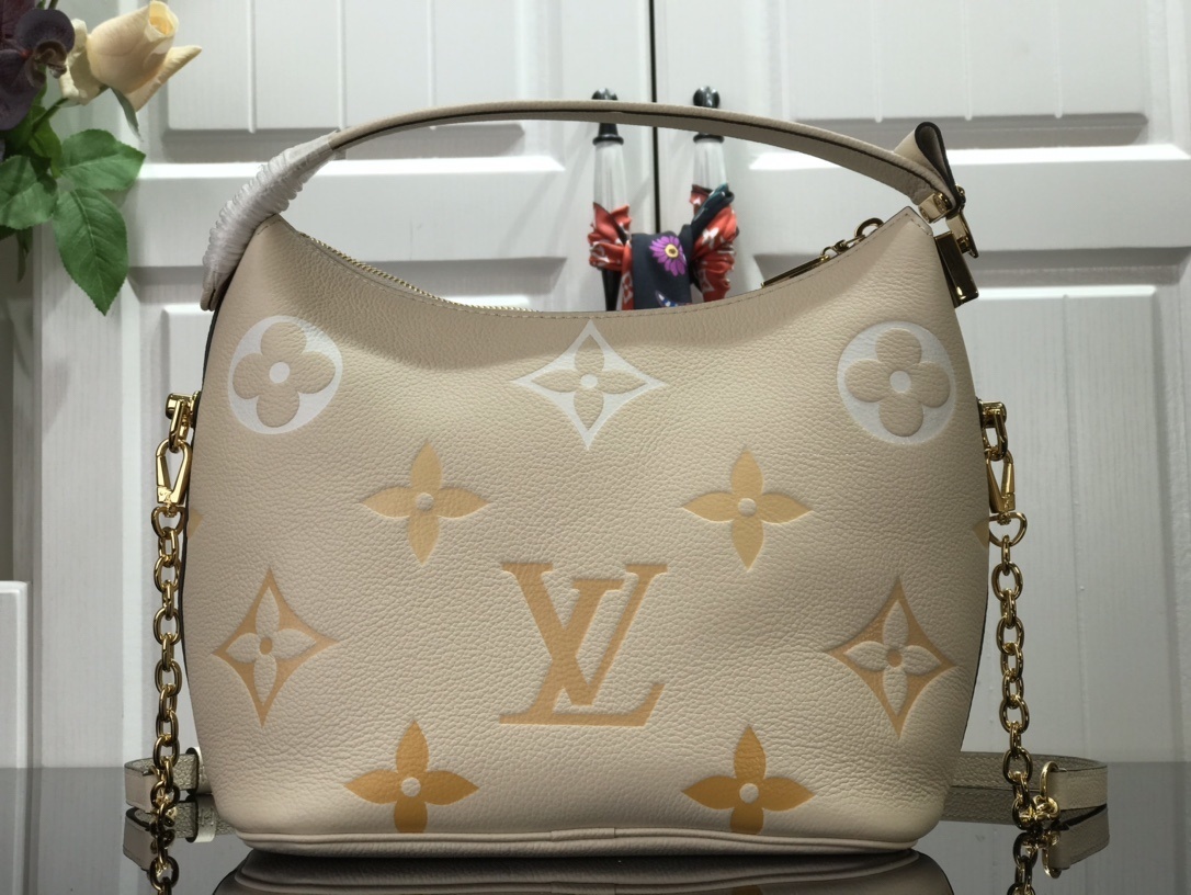 LV MARSHMALLOW M45698