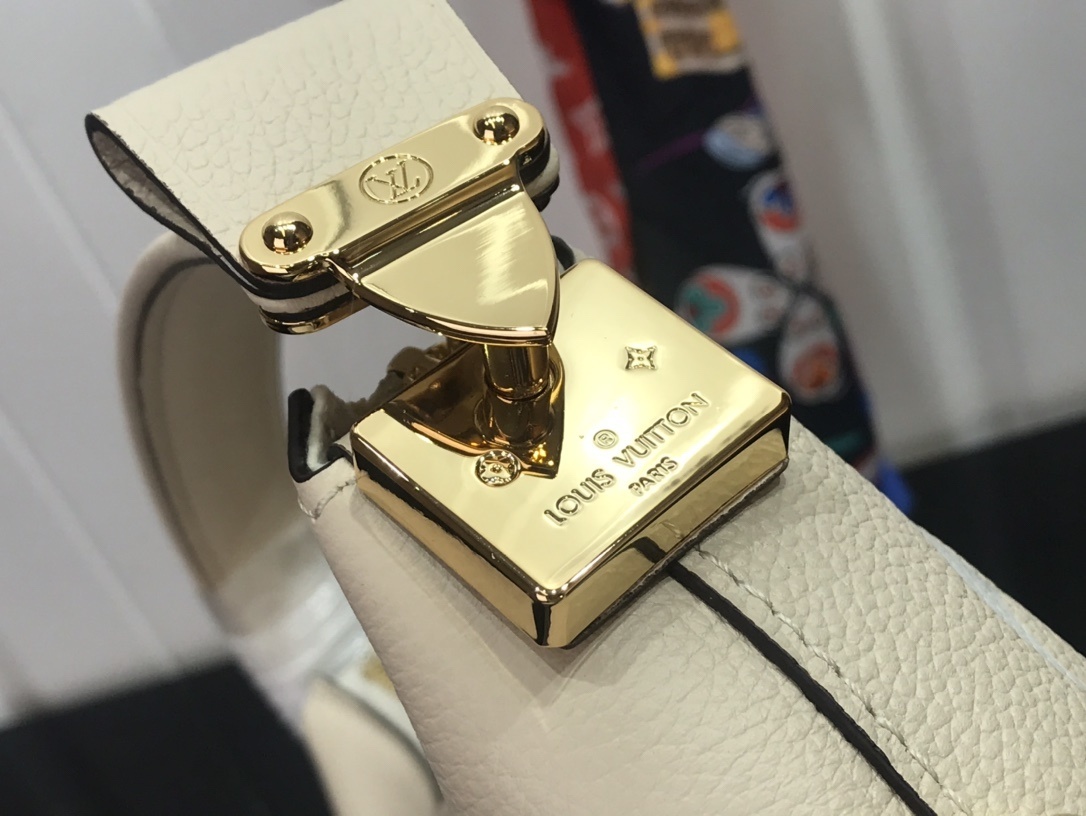 LV MARSHMALLOW M45698