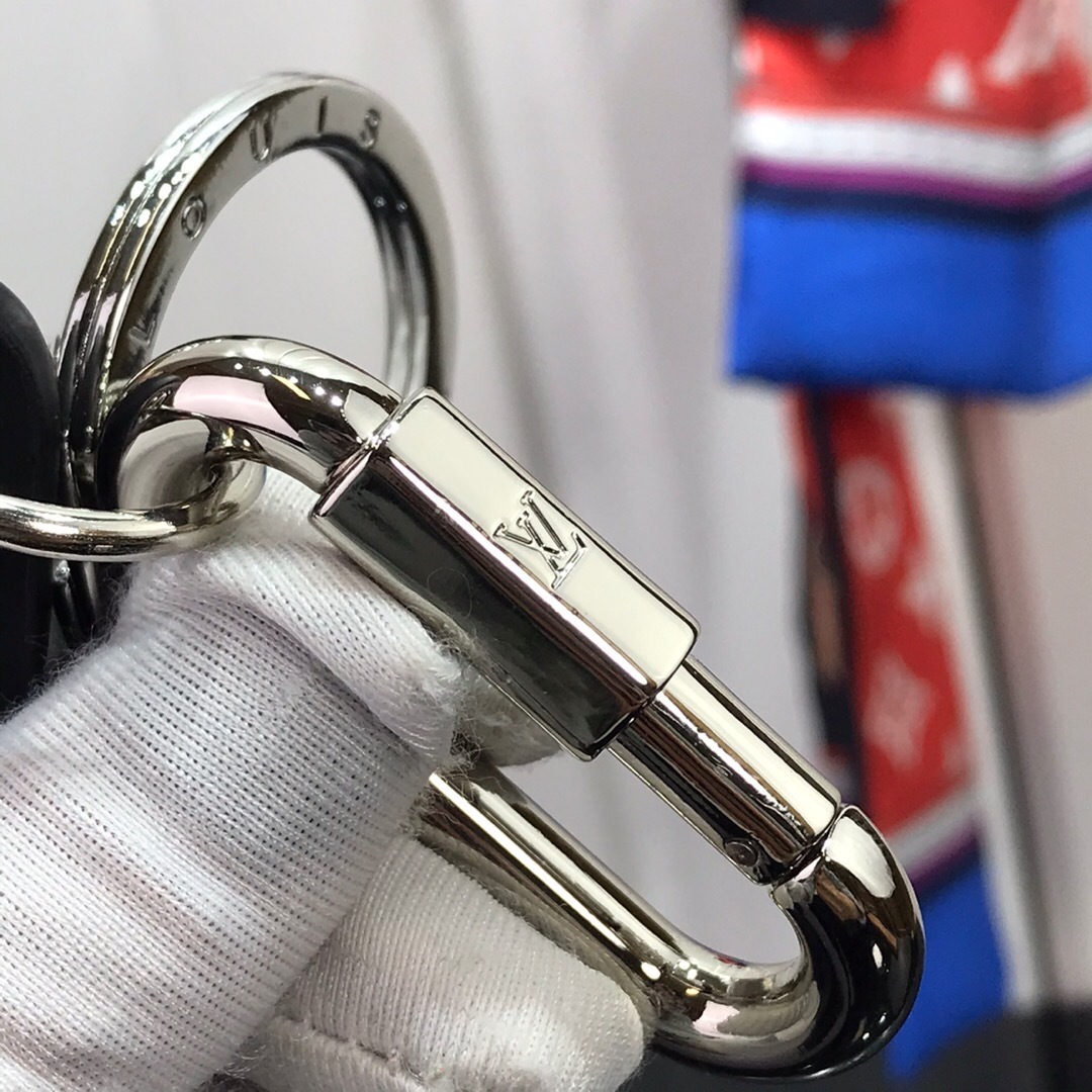LV MATCHPOINT DRAGONNE KEY HOLDER M68279