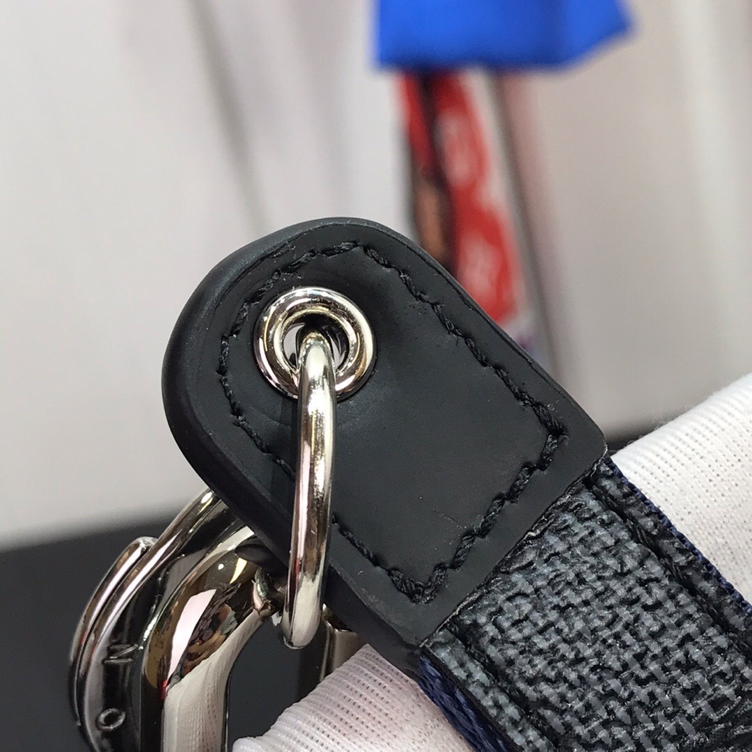 LV MATCHPOINT DRAGONNE KEY HOLDER M68279