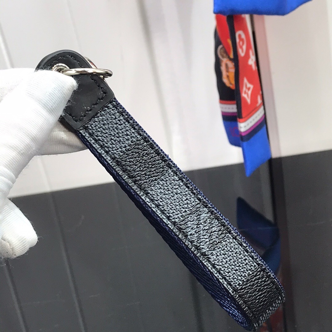 LV MATCHPOINT DRAGONNE KEY HOLDER M68279