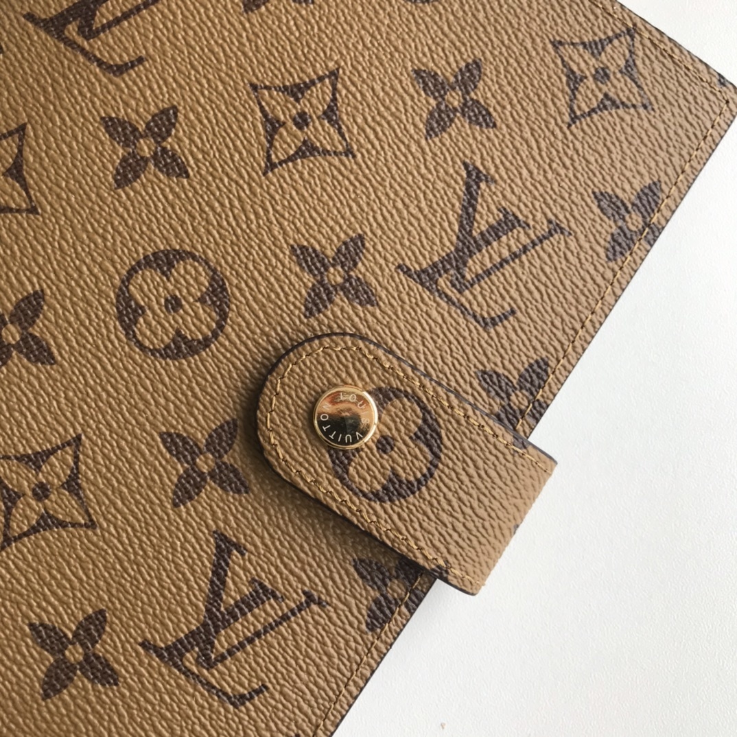 LV MEDIUM RING AGENDA COVER R20105 