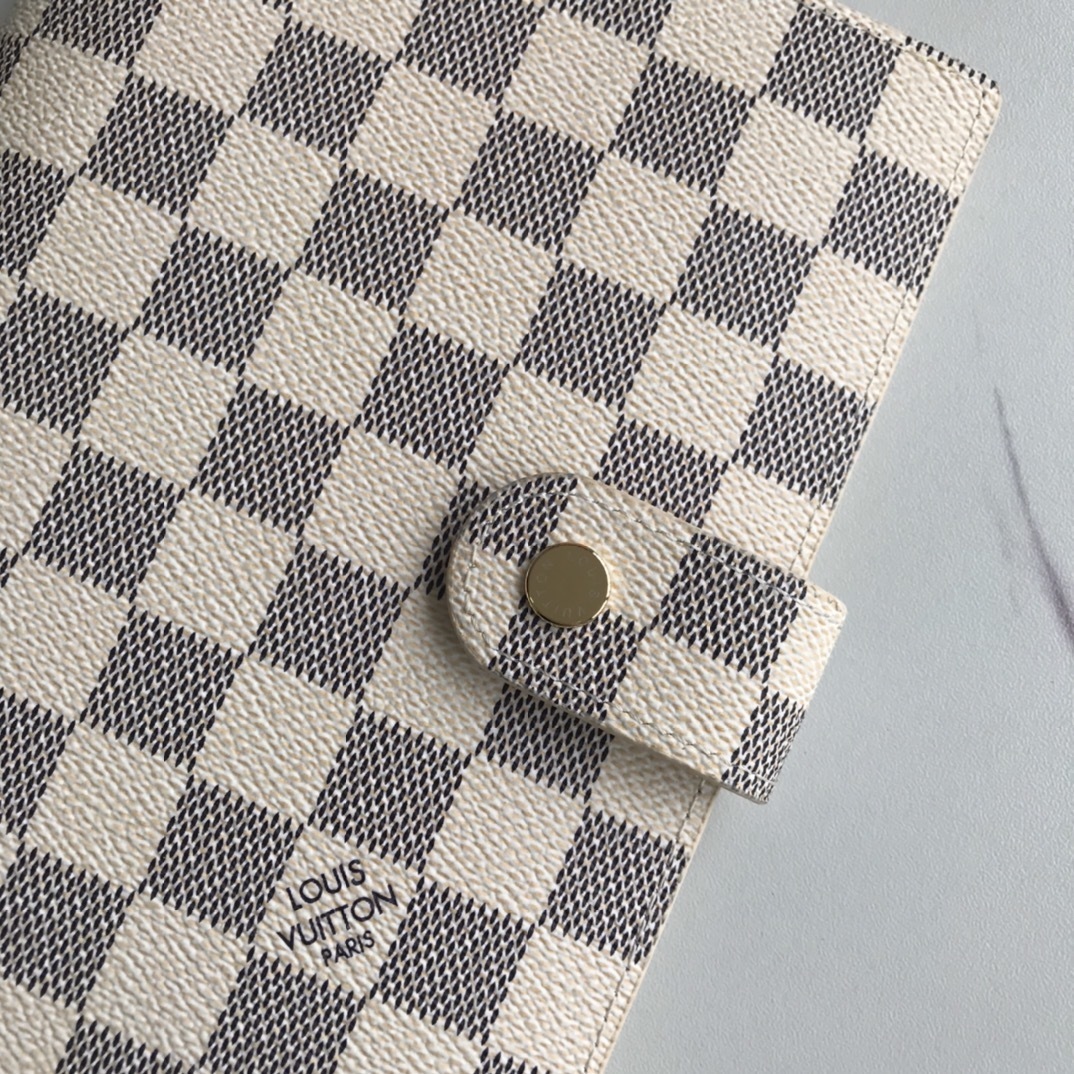 LV MEDIUM RING AGENDA COVER R20105 