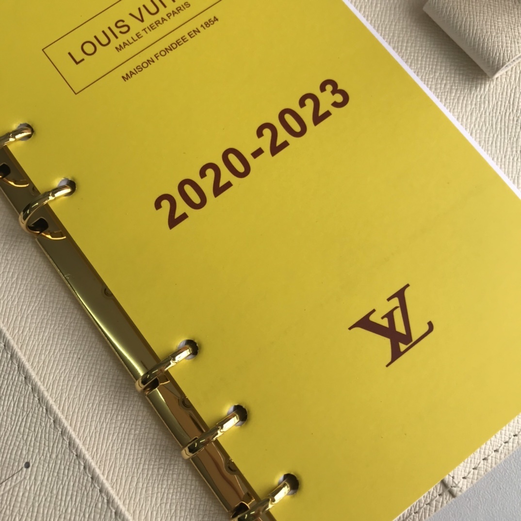 LV MEDIUM RING AGENDA COVER R20105 