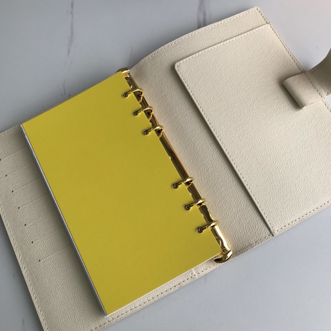 LV MEDIUM RING AGENDA COVER R20105 