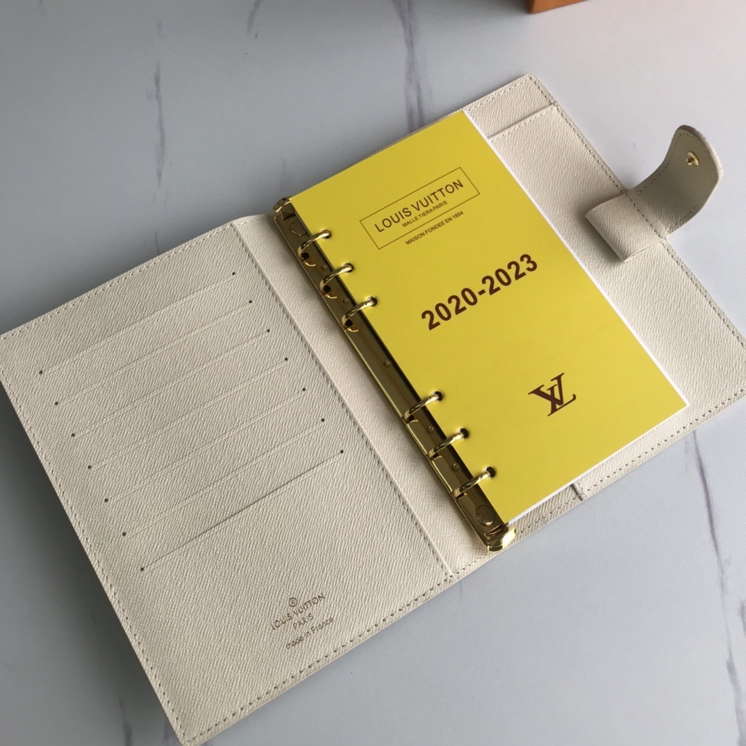 LV MEDIUM RING AGENDA COVER R20105 