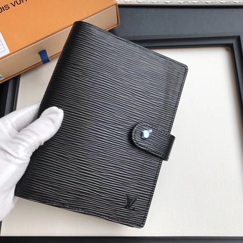 LV MEDIUM RING AGENDA COVER R20105 