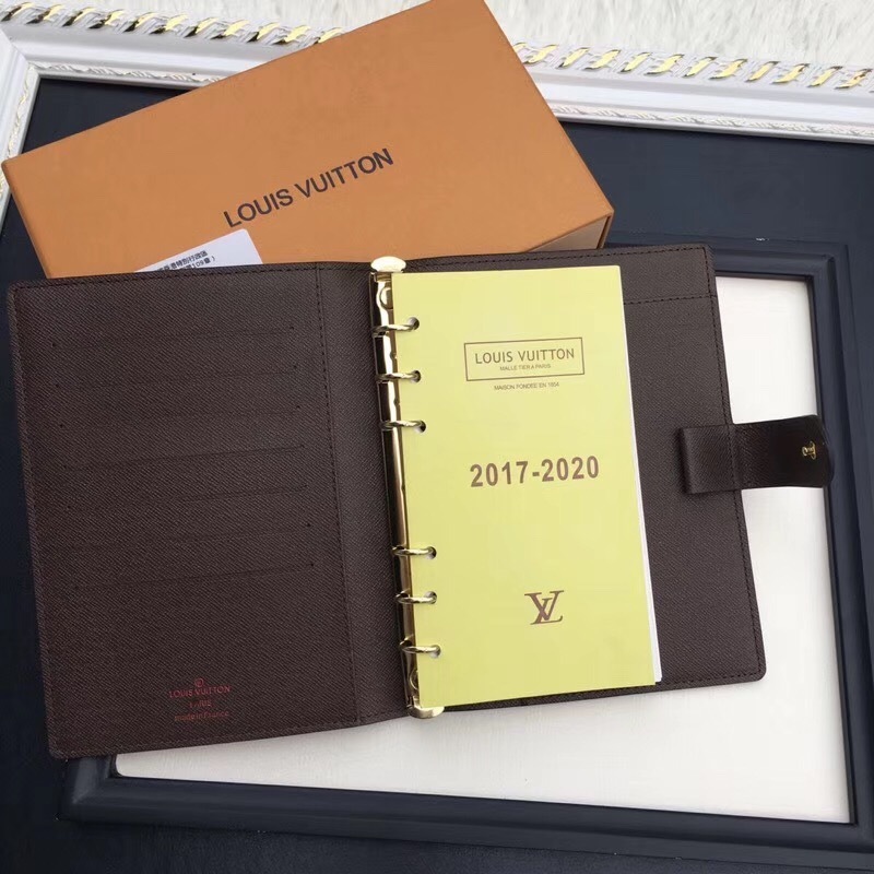 LV MEDIUM RING AGENDA COVER R20105 