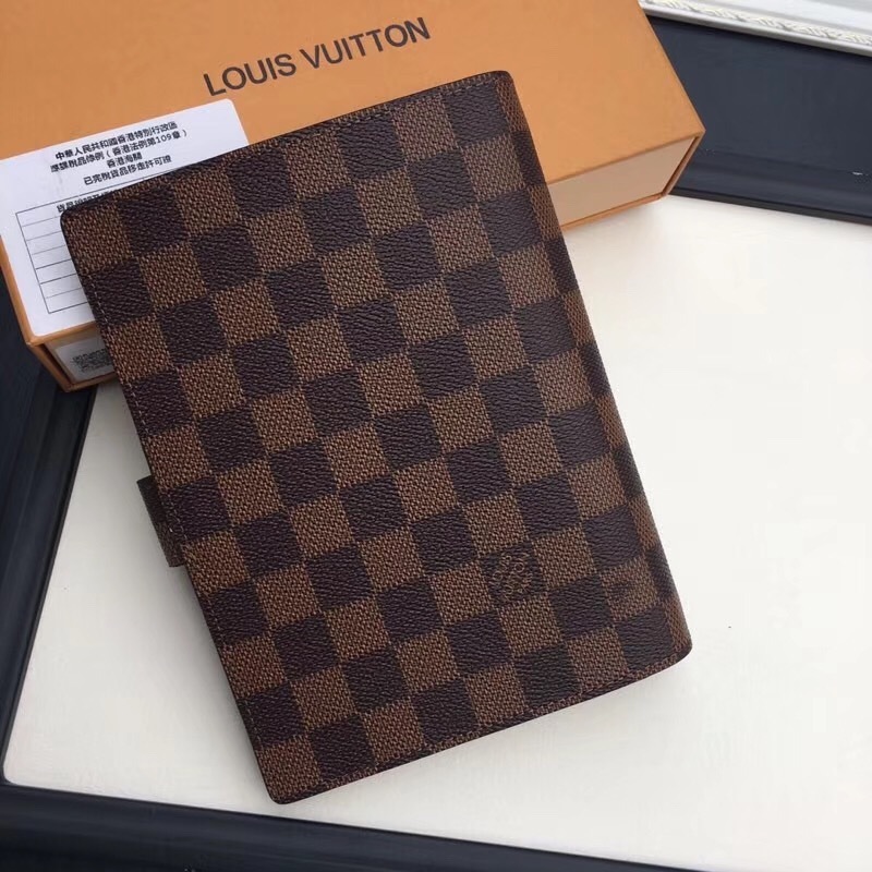LV MEDIUM RING AGENDA COVER R20105 
