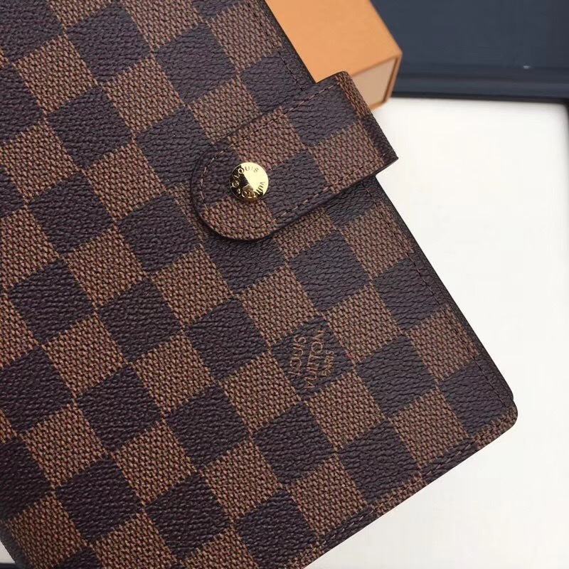 LV MEDIUM RING AGENDA COVER R20105 
