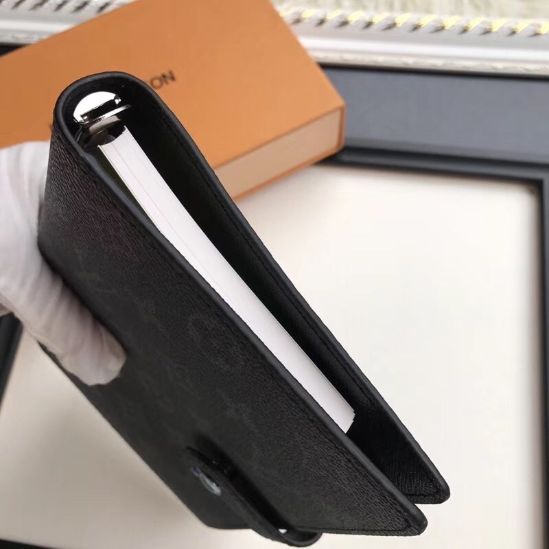 LV MEDIUM RING AGENDA COVER R20105 