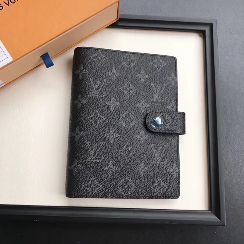 LV MEDIUM RING AGENDA COVER R20105 