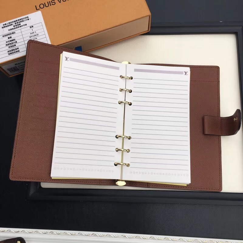 LV MEDIUM RING AGENDA COVER R20105 