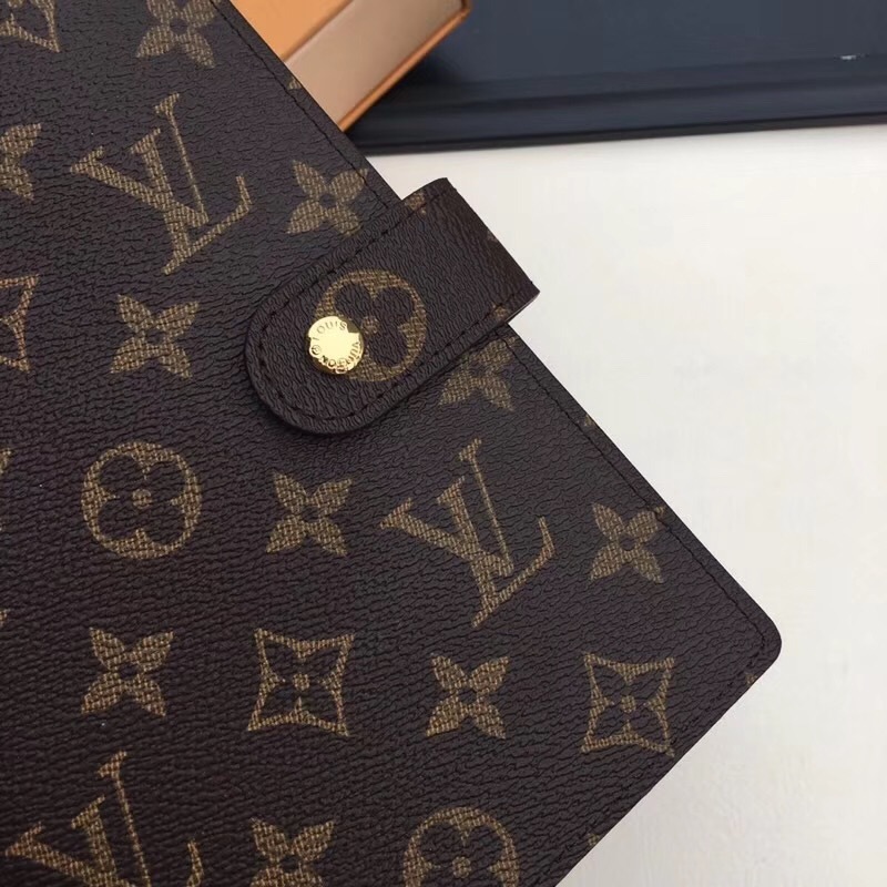 LV MEDIUM RING AGENDA COVER R20105 