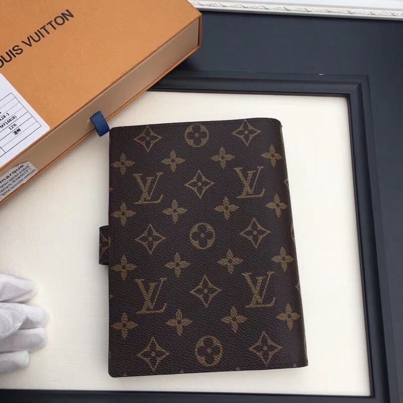 LV MEDIUM RING AGENDA COVER R20105 