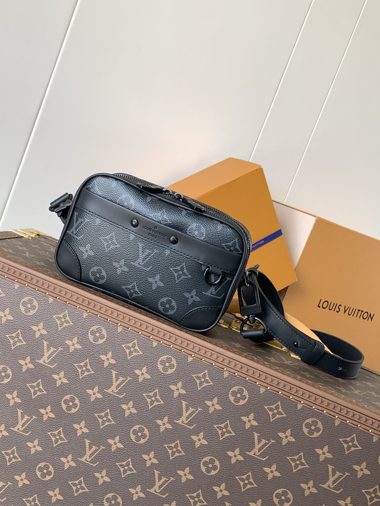 LV MEN bag 50817A
