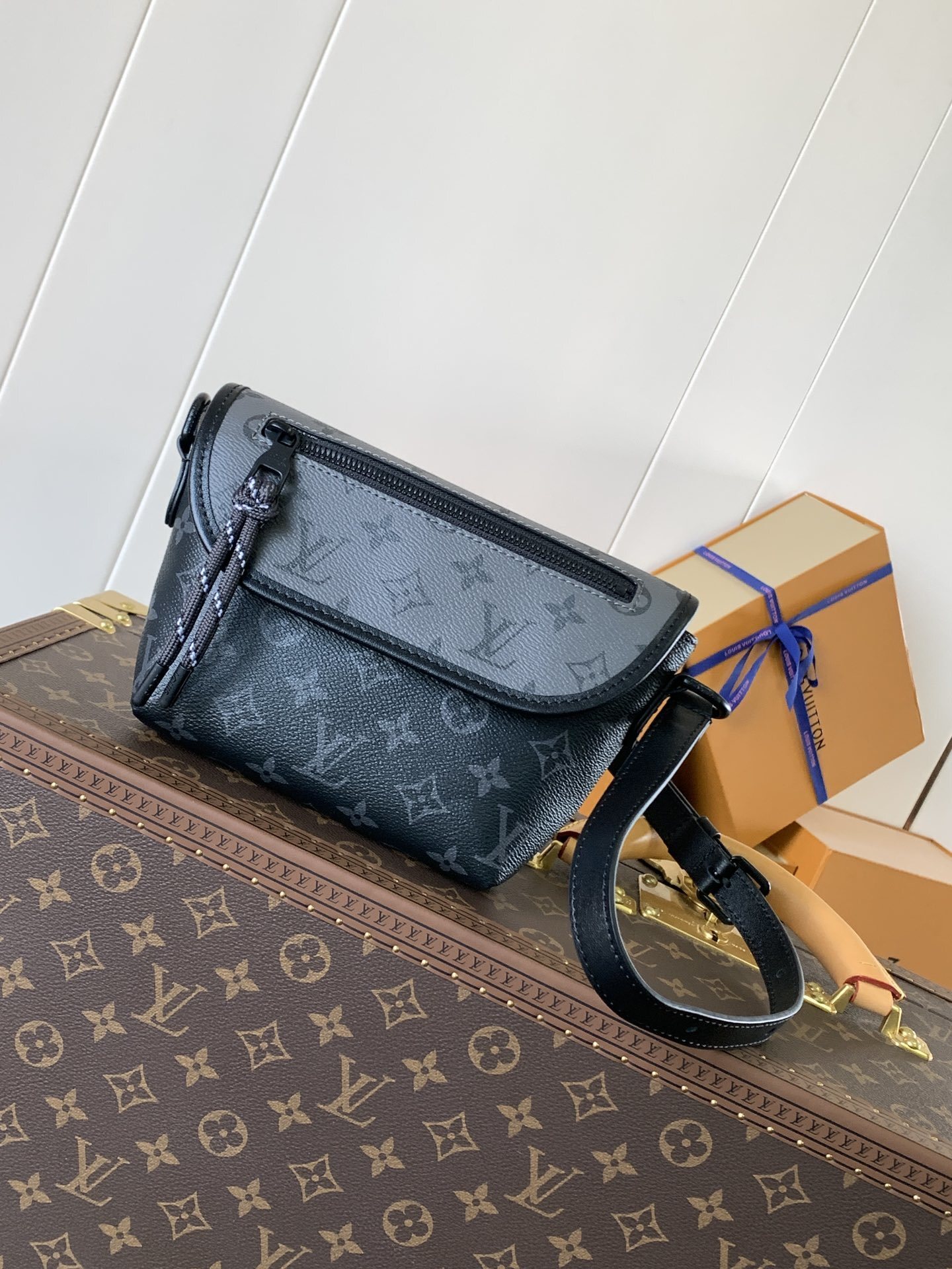 LV MEN bag 50817A