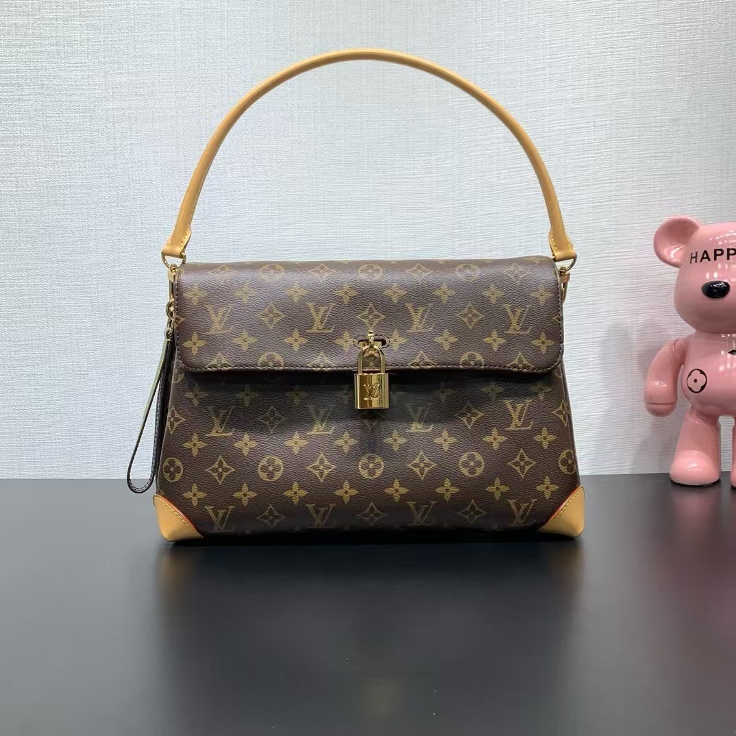 LV MEN bag 50817A