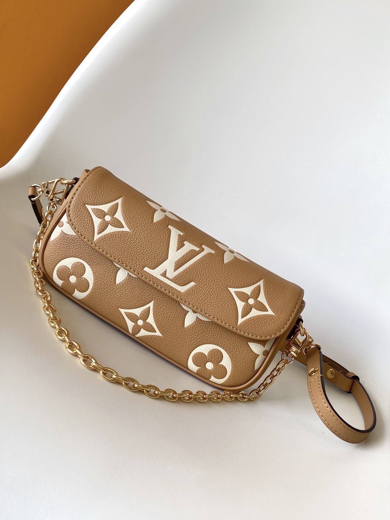 LV MEN bag 50817A