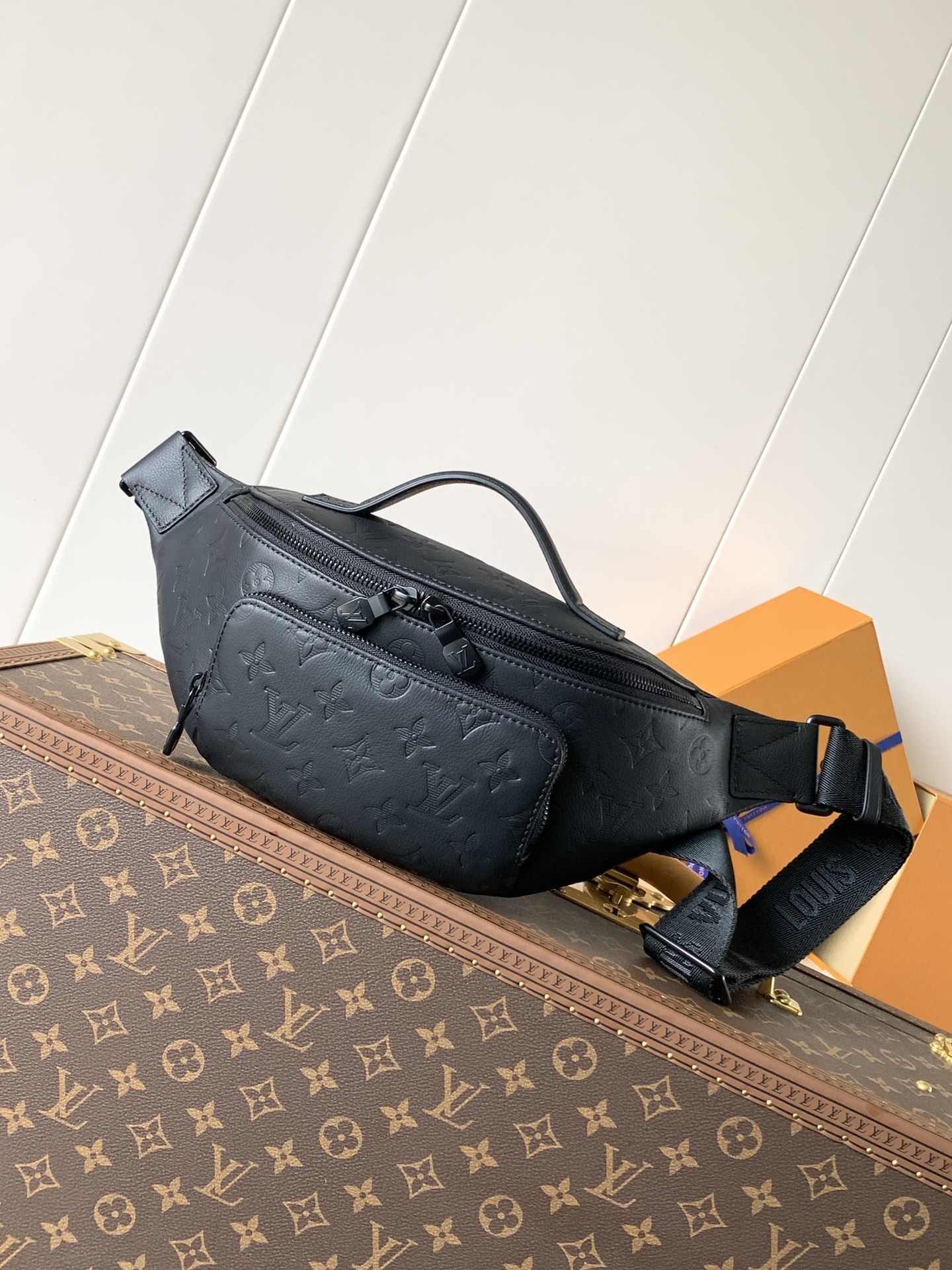 LV MEN bag 50817A