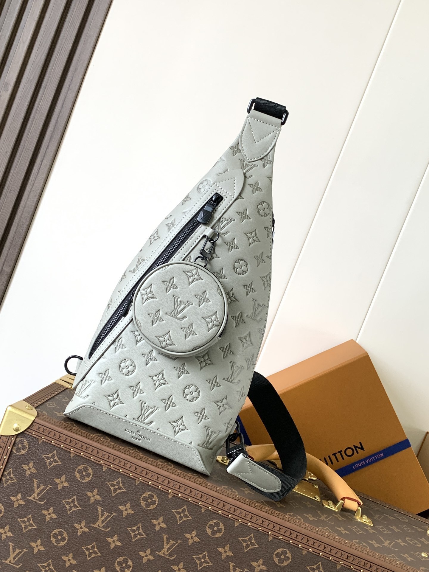LV MEN bag 50817A
