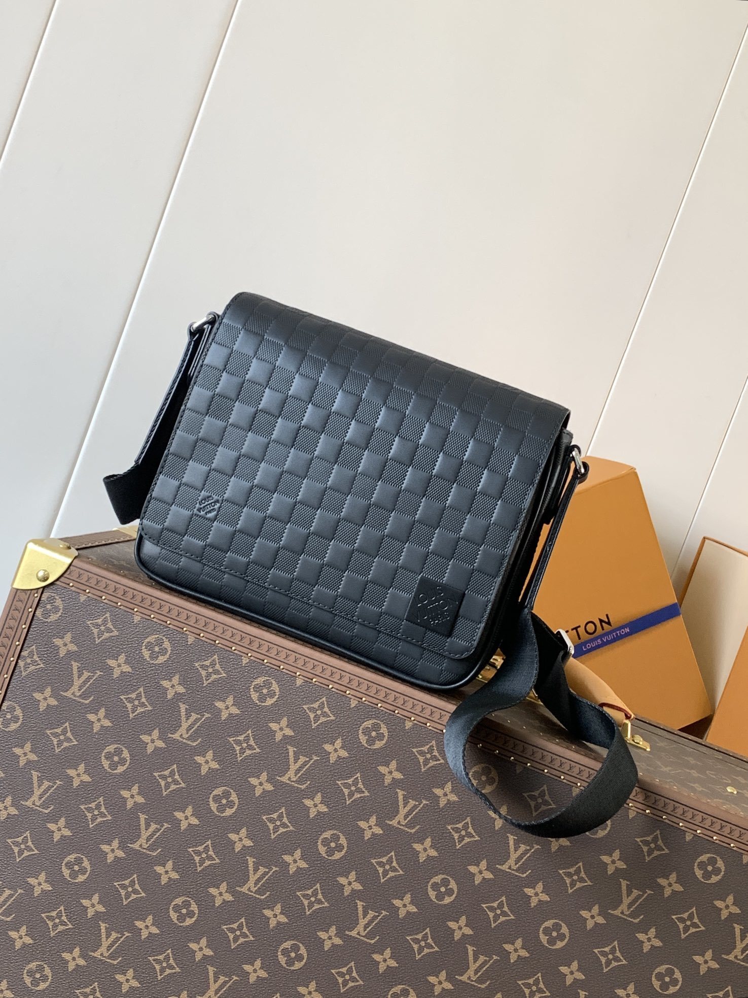 LV MEN bag 50817A