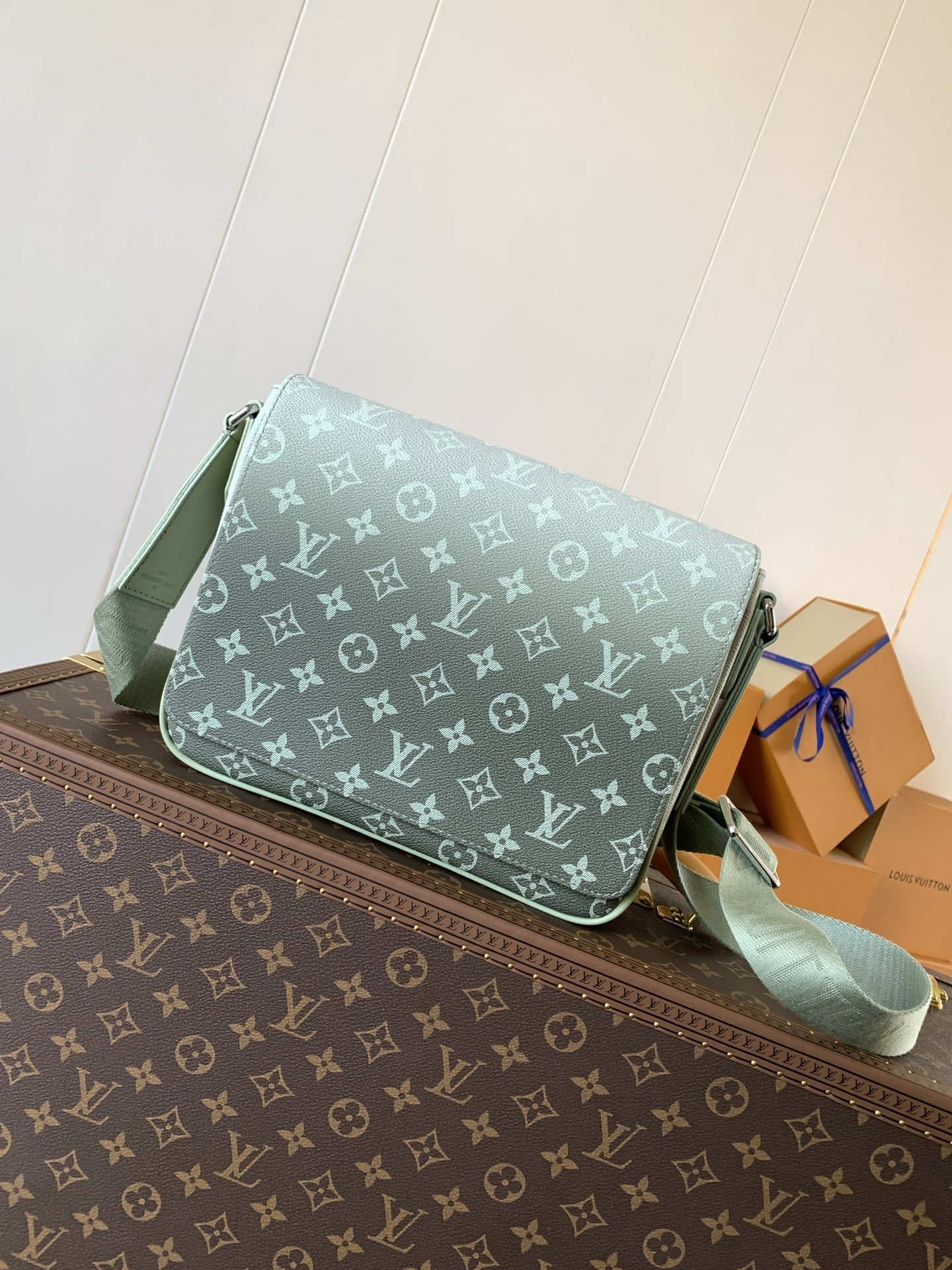 LV MEN bag 50817A