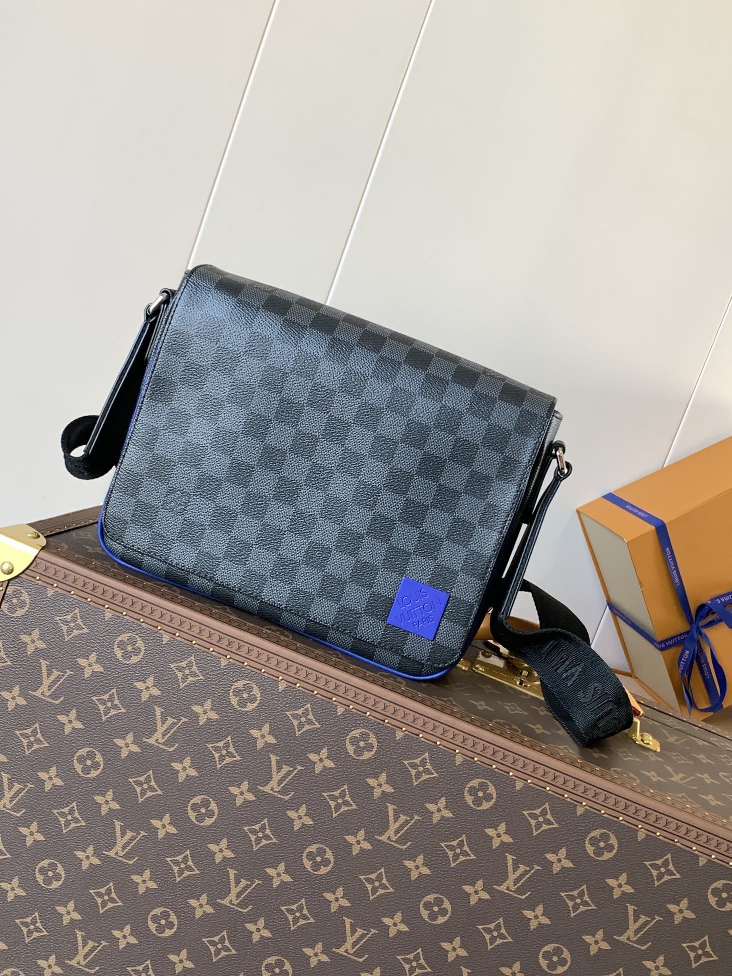 LV MEN bag 50817A