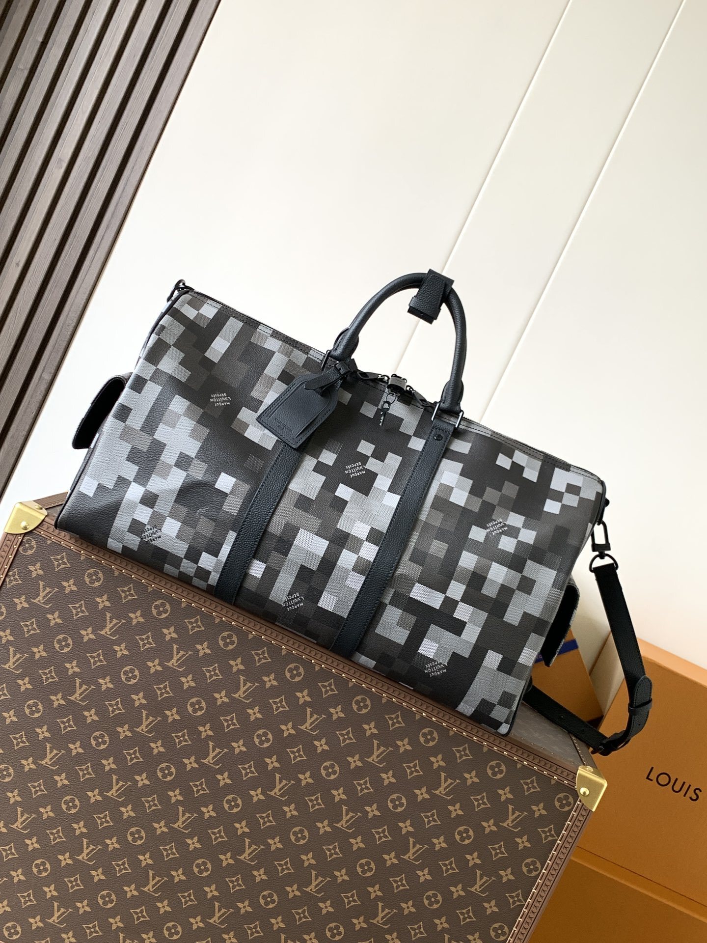 LV MEN bag 50817A