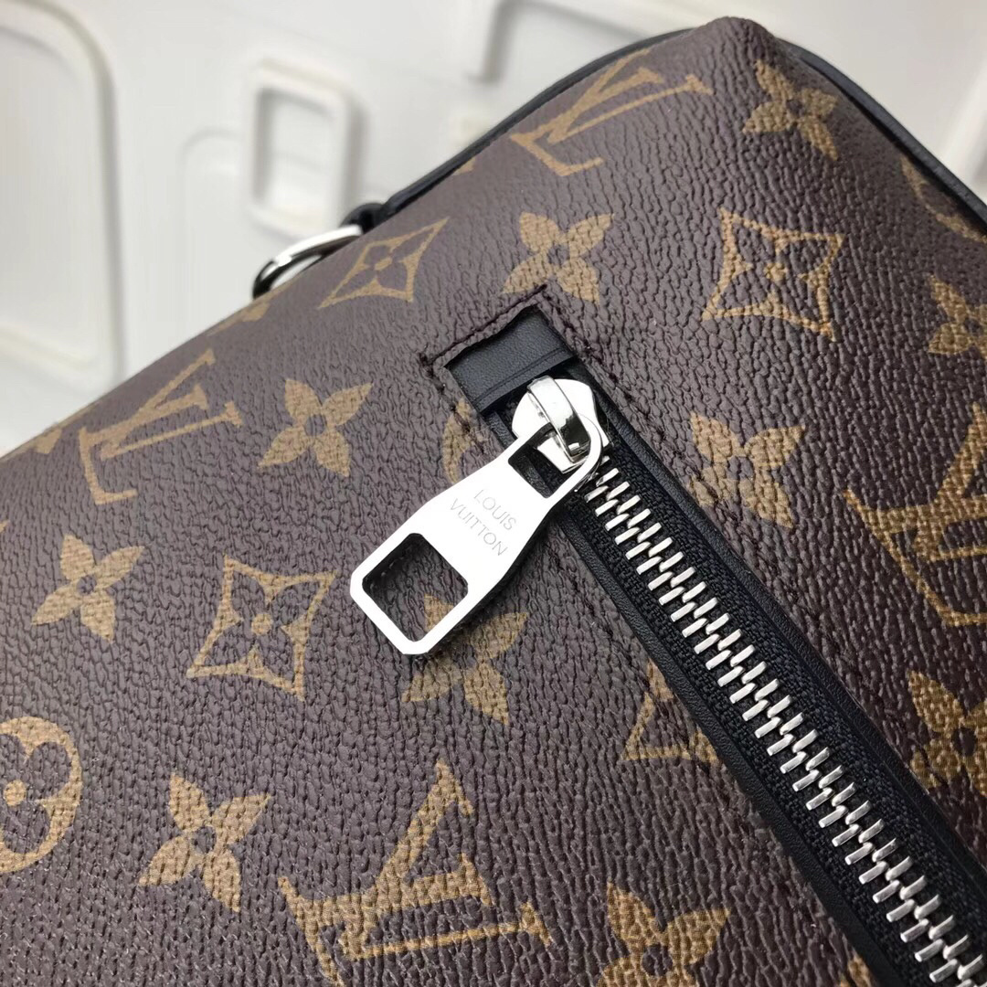 LV MESSENGER Bag M40387