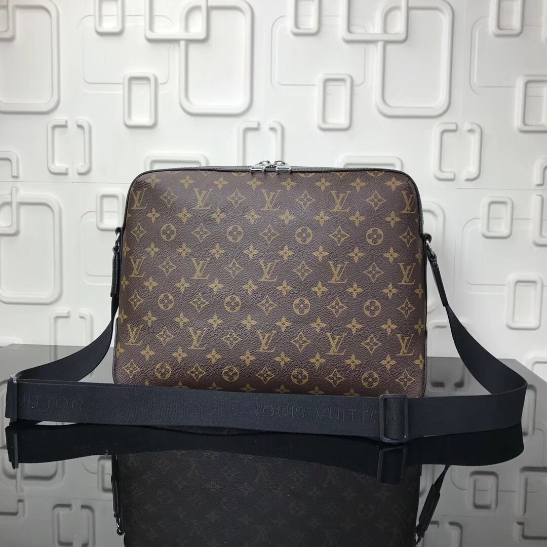 LV MESSENGER Bag M40387