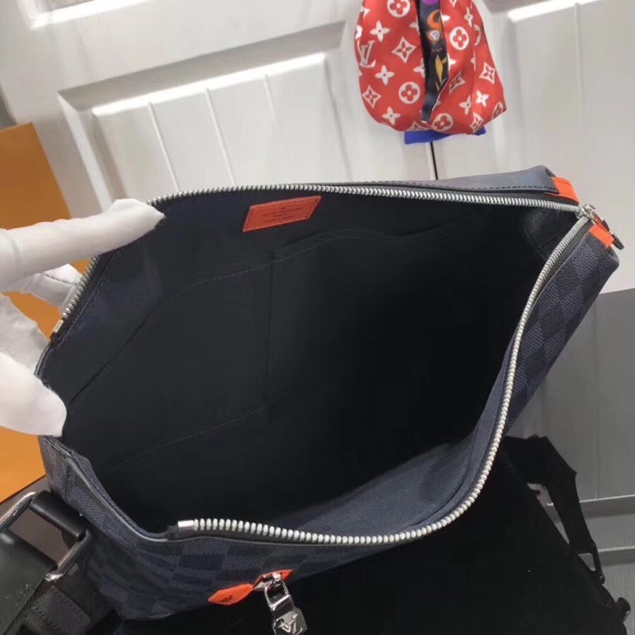 LV MESSENGER Bag M42416