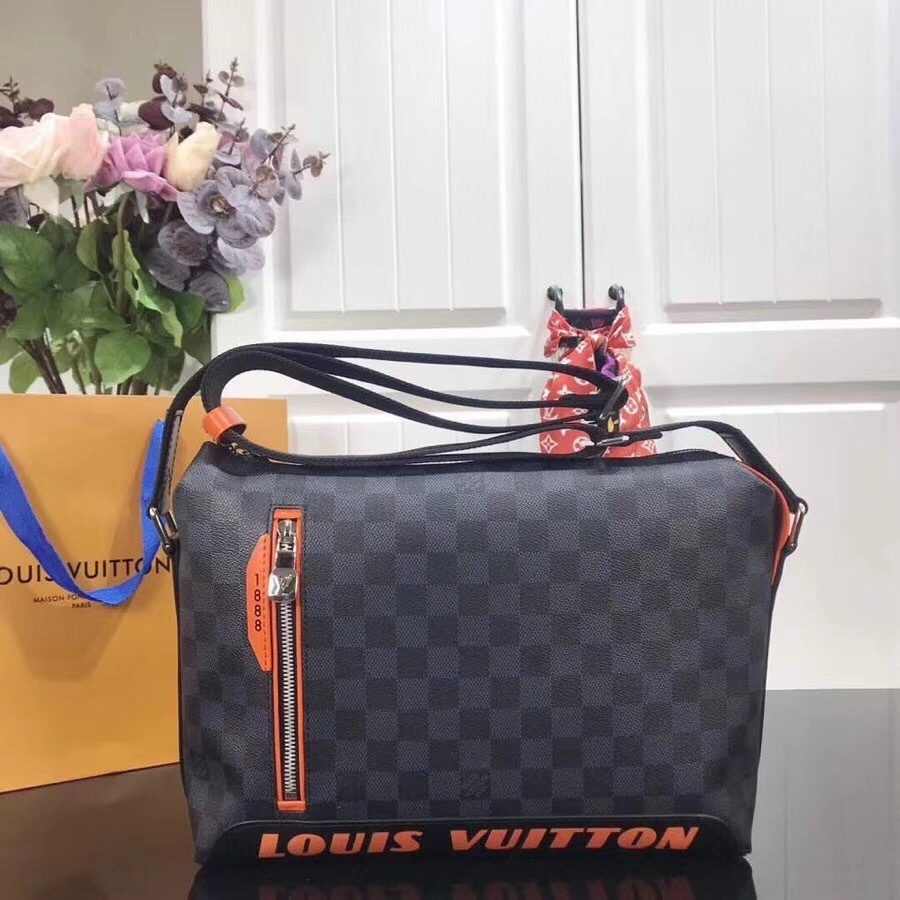 LV MESSENGER Bag M42416