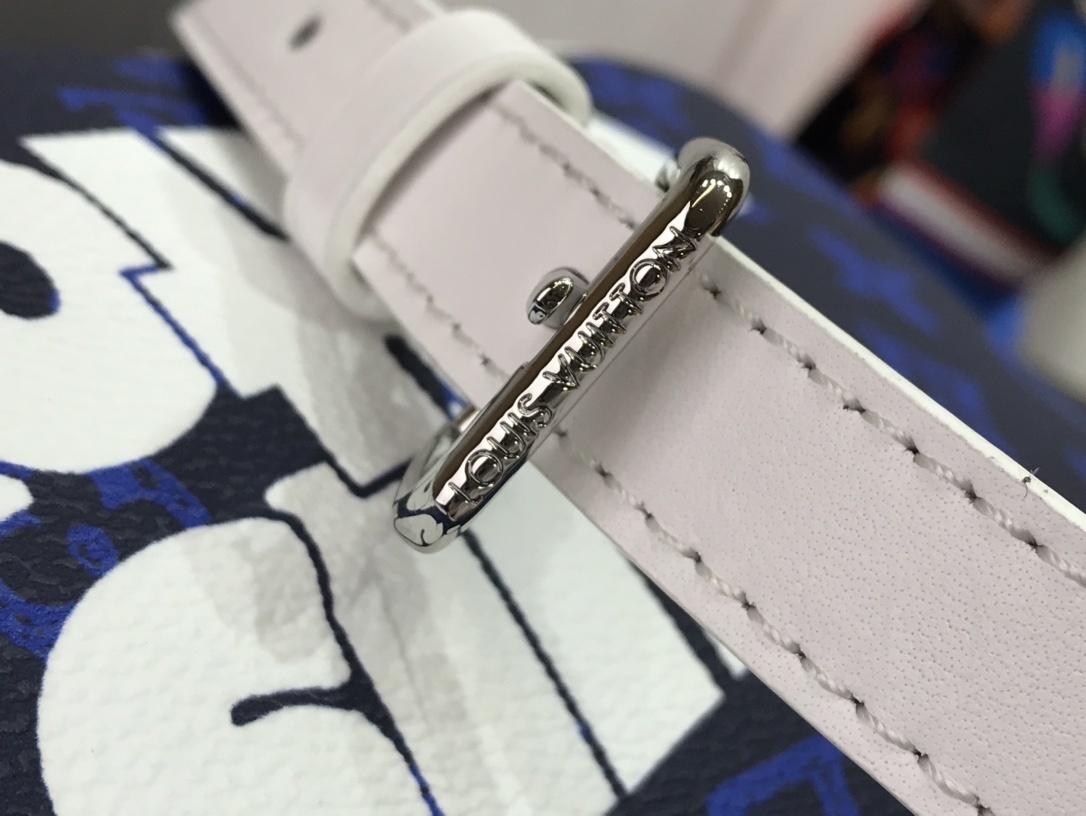 LV MESSENGER BAG M46115