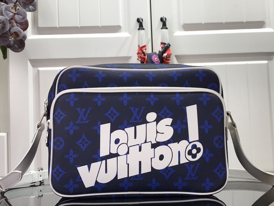 LV MESSENGER BAG M46115