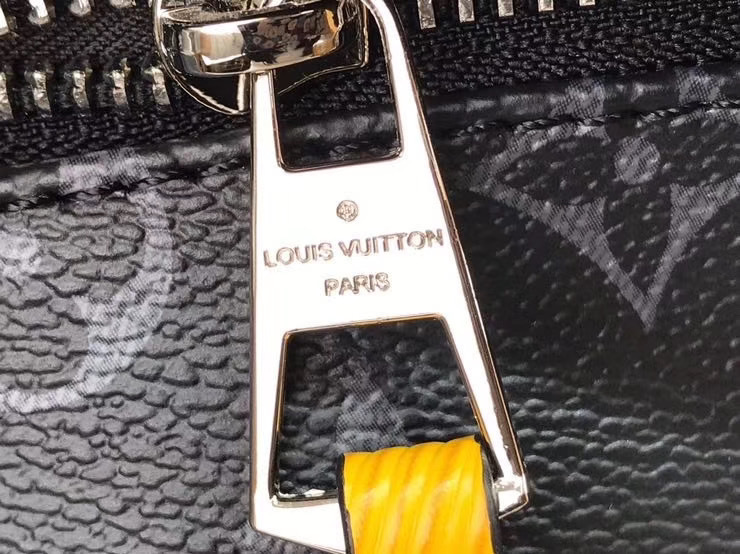 LV MESSENGER BAG M48219AP