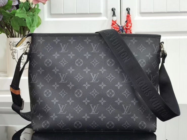 LV MESSENGER BAG M48219AP