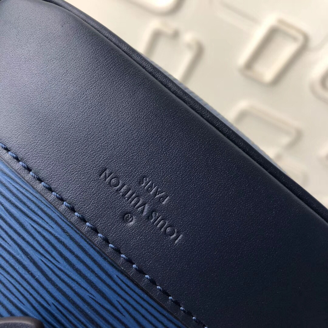 LV MESSENGER Bag M53497