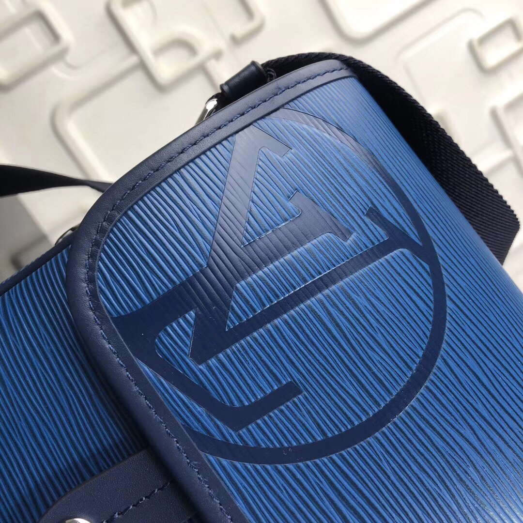 LV MESSENGER Bag M53497