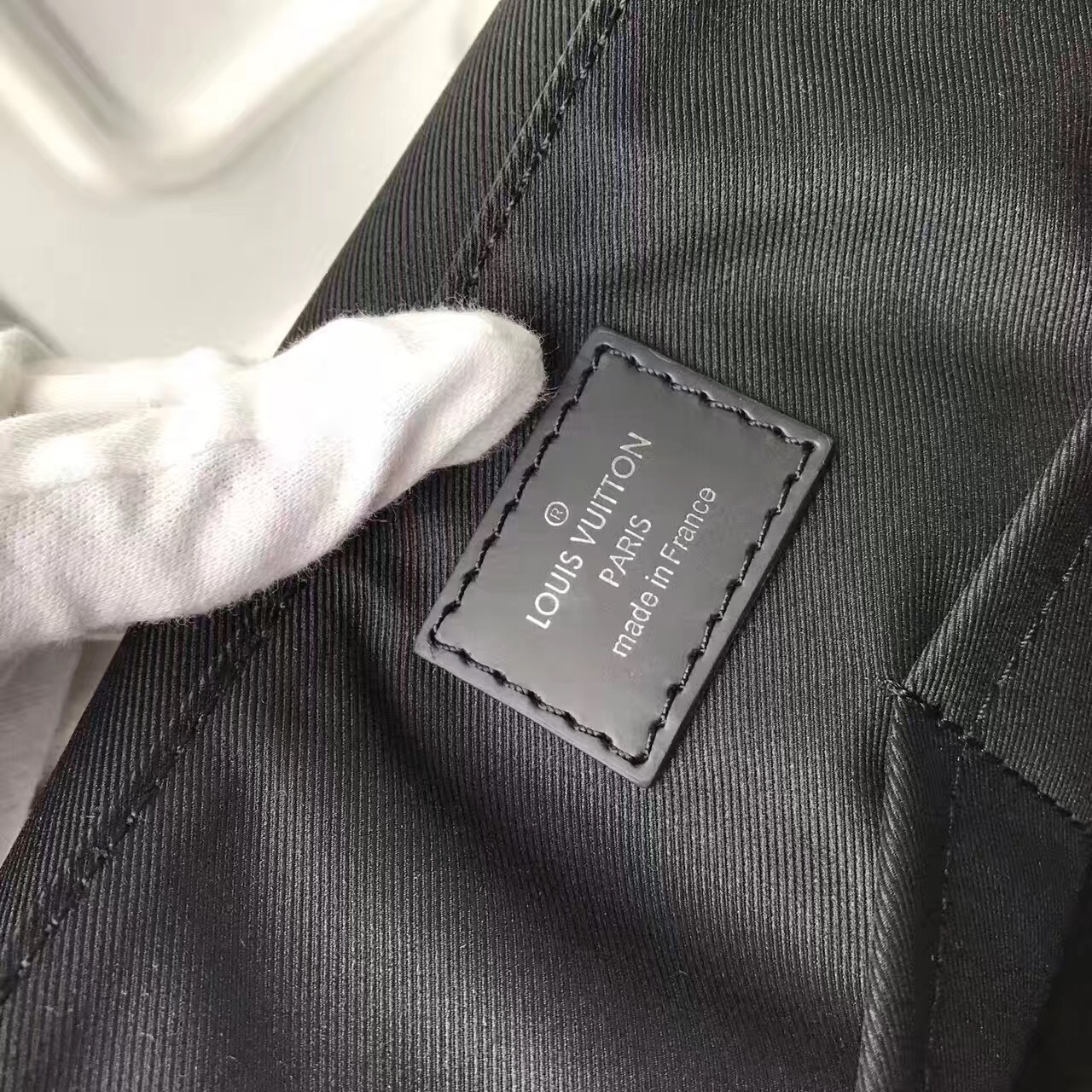 LV Messenger PM Explorer M40539D