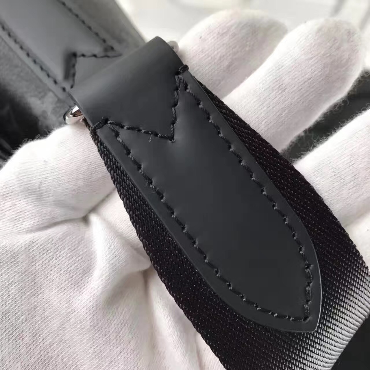 LV Messenger PM Explorer M40539D