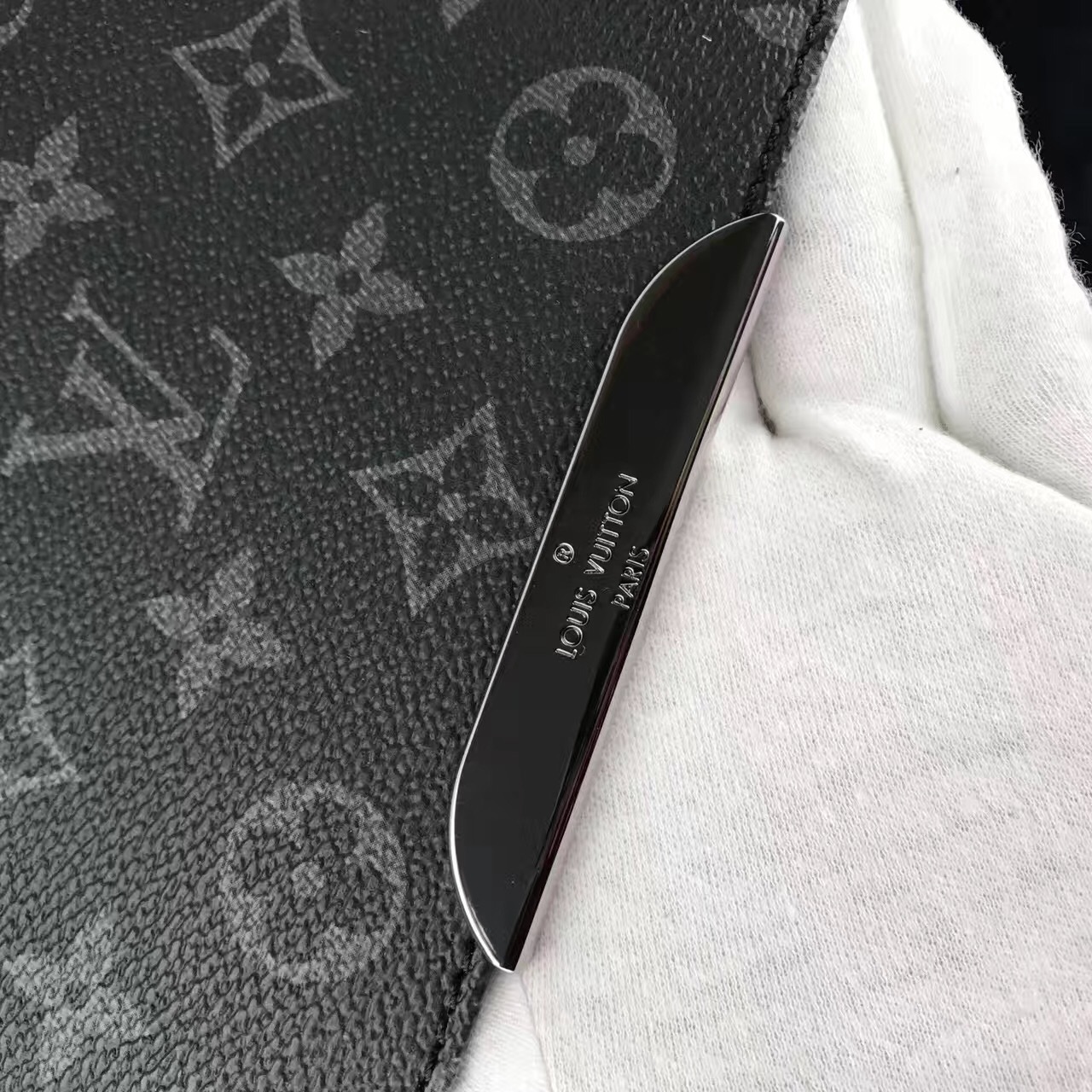 LV Messenger PM Explorer M40539D