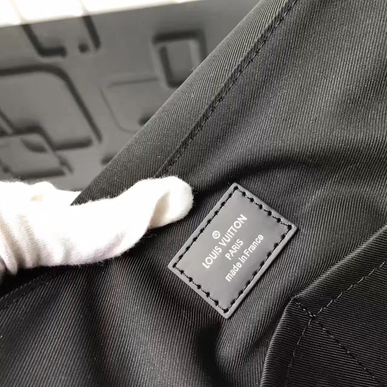 LV Messenger PM Explorer M40539D