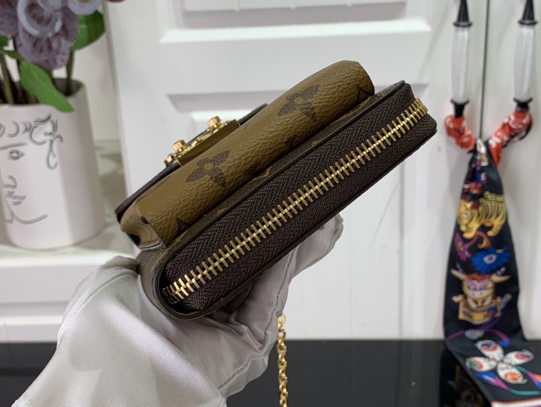 LV METIS wallet M80731